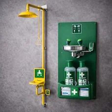 nøddusjer og utstyr